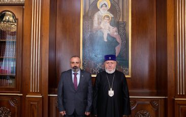 The Catholicos of All Armenians Hosted the Minister of Foreign Affairs of the Republic of Artsakh in the Mother See