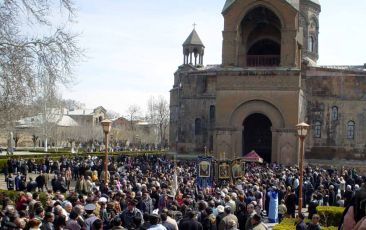 Easter Sunday in the Mother See of Holy Etchmiadzin