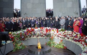 His Holiness Karekin II Visits Armenian Genocide Memorial