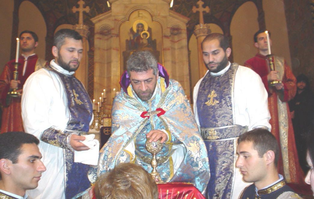 Araratian Pontifical Diocese Celebrates Divine Liturgy in Holy Etchmiadzin