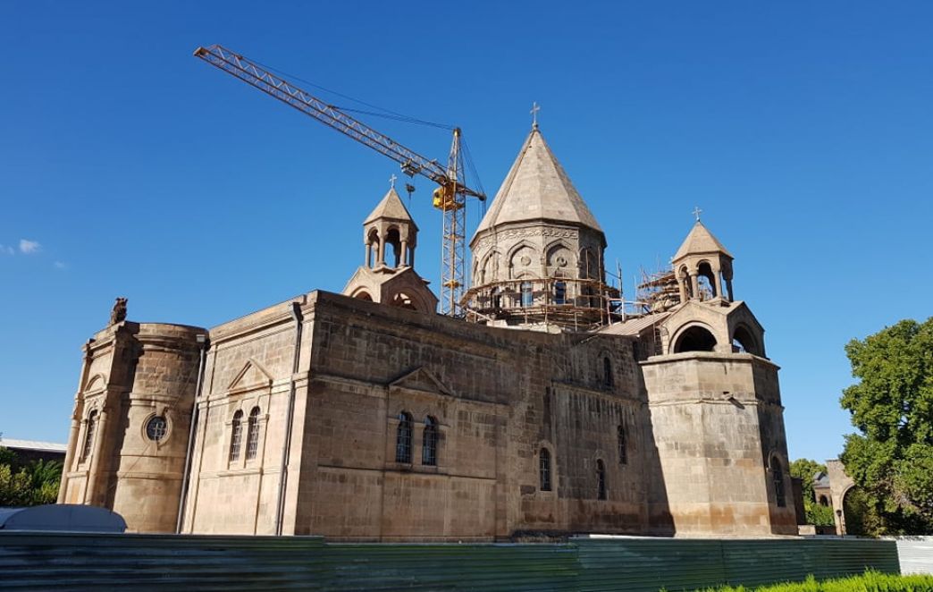 His Holiness Karekin II Issues Pontifical Order