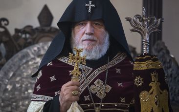 His Holiness Karekin II Extends Sympathies to Pope John Paul II