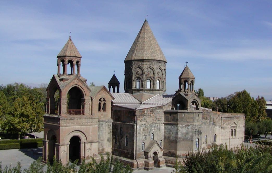 His Holiness Karekin II Departs for Pontifical Visit to the Ukraine