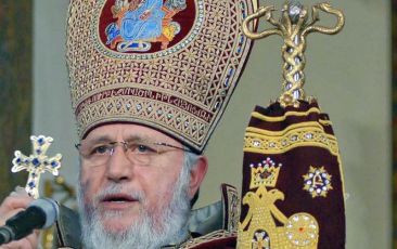 His Holiness Karekin II Congratulates Pope Benedict XVI