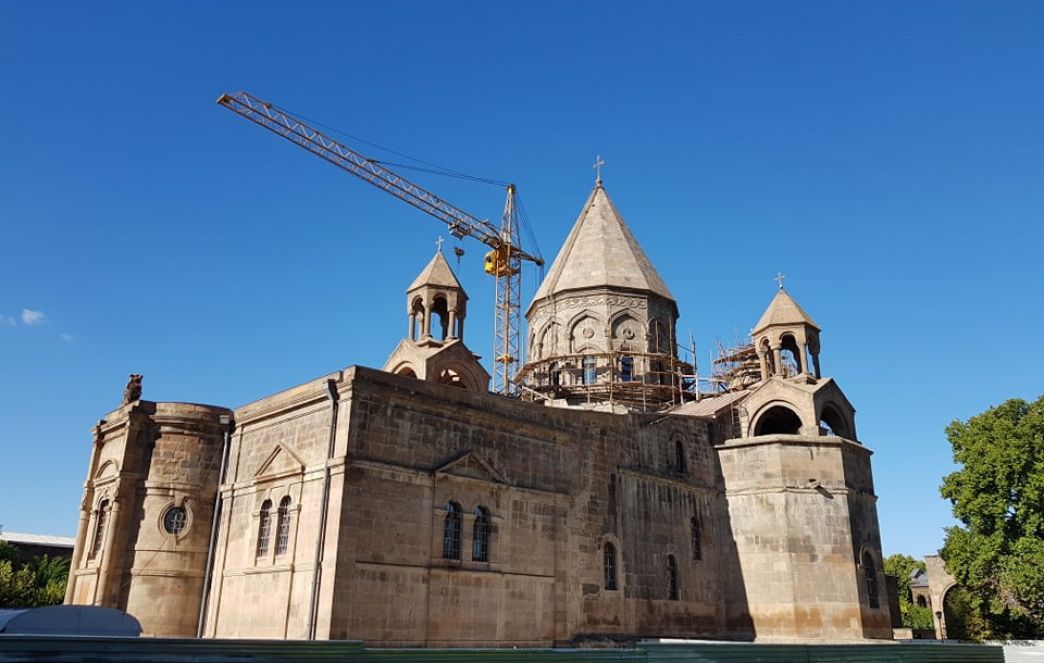 His Holiness Karekin II Departs for France