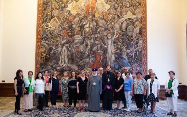 The Catholicos of All Armenians received the members of the Ladies Committee of Saint Gregory the Illuminator Church in Montreal