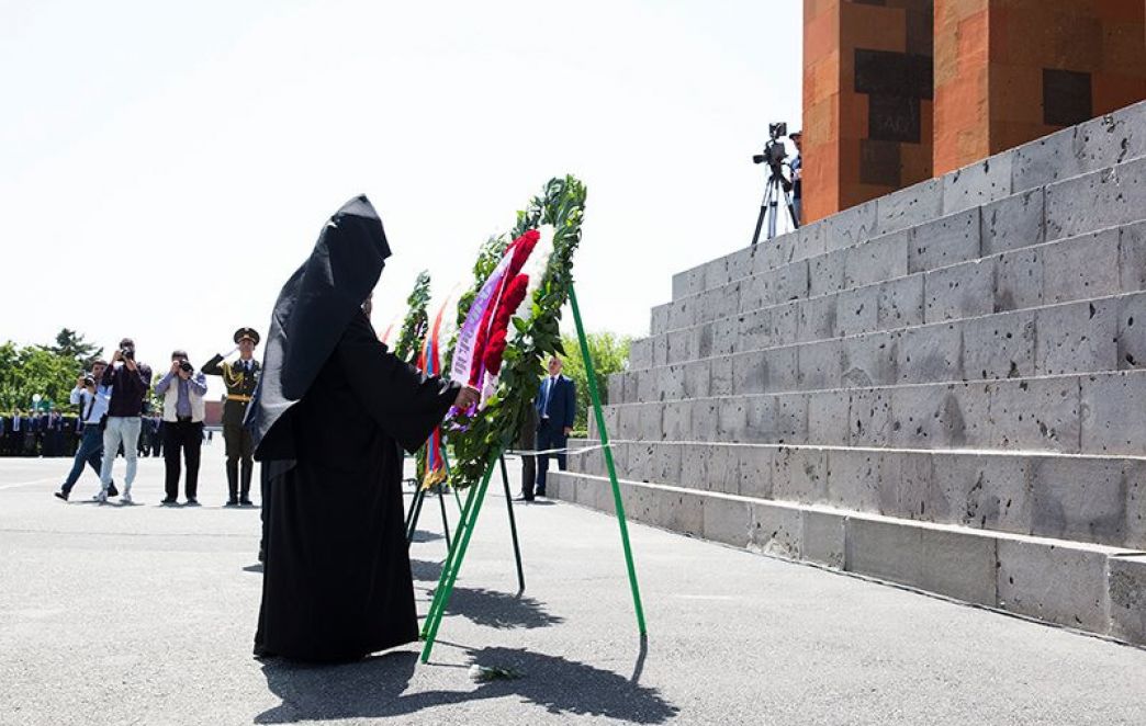 Catholicos of All Armenians Visits Sardarapat Memorial for First Republic Jubilee Anniversary