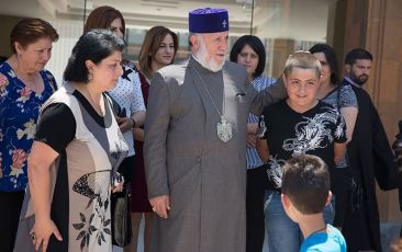 Catholicos of All Armenians Conveyed His Blessings to Pilgrims of Bjni