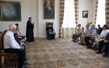 Catholicos of All Armenians Received Pilgrims of the Western Diocese of the Armenian Church of North America