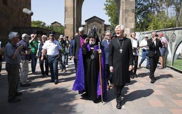 The meeting between His Holiness Karekin II, Supreme Patriarch and Catholicos of All Armenians, and His Excellency Bishop Heinrich Bedford-Strohm