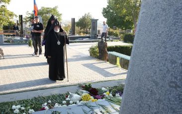 Catholicos of All Armenians Visited the "Yerablur" Military Pantheon