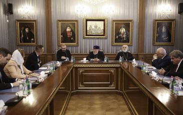 The Catholicos of All Armenians Received the Minister of Foreign Affairs and Trade of Hungary