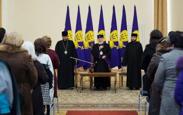 Catholicos of All Armenians Meets with Staff of the Mother See