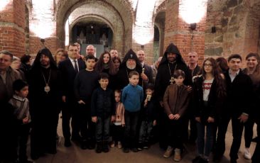 Catholicos of All Armenians Meets with the Armenian Community of Finland