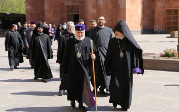 The Catholicos of All Armenians Arrived in Moscow - Armenian Painters' Exhibition at the "Ark" Museum