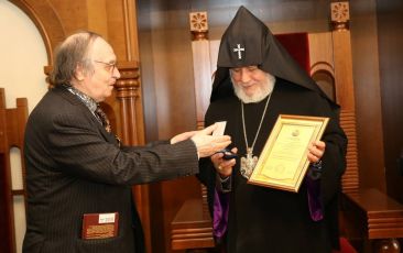 Catholicos of All Armenians Bestowed Golden Star of Bethlehem Medal