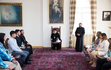 Catholicos of All Armenians Received Volunteer Youth Program Participants