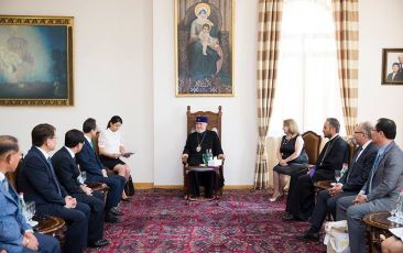 Catholicos of All Armenians Receives Governor of the Jeollabuk-do Province of South Korea