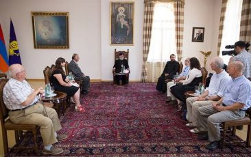 Catholicos of All Armenians Received Pilgrims from the US