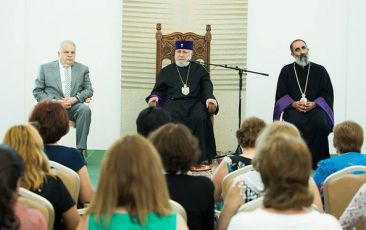 Catholicos of All Armenians Meets With Armenian Teachers from Diaspora