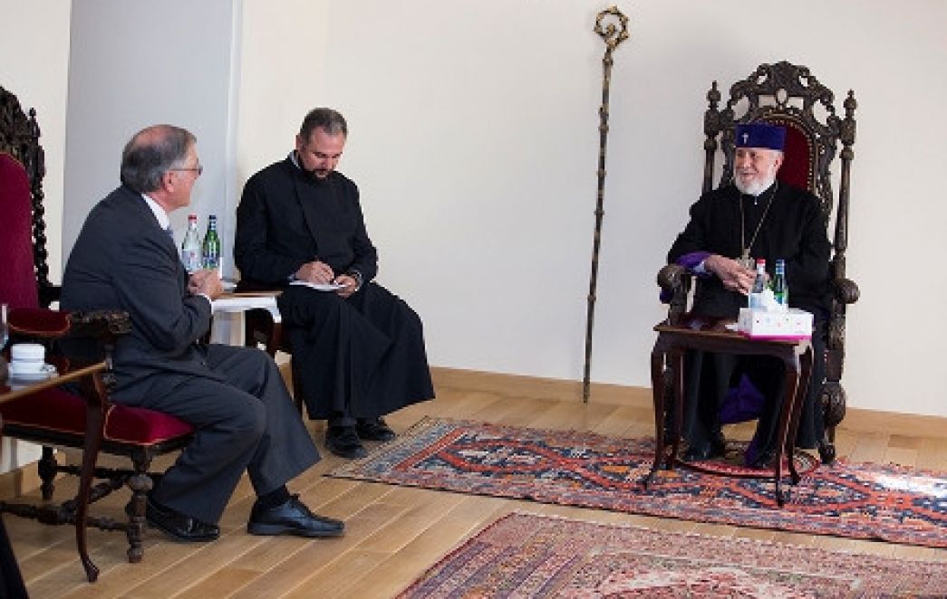 Catholicos of All Armenians Received Mayor of Pasadena