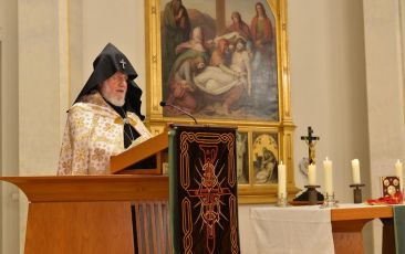 Catholicos of All Armenians Met President Steinmeier of Germany and with the Armenian Community of Berlin