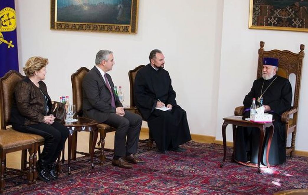 Catholicos of All Armenians Received Lebanese-Canadian University Representatives