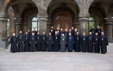 The Catholicos of All Armenians had a meeting with the clergy participating in the Priest Accelerated Course at the Mother See