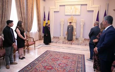 The Catholicos of All Armenians received the pilgrims of the Eastern Diocese of the Armenian Church of North America