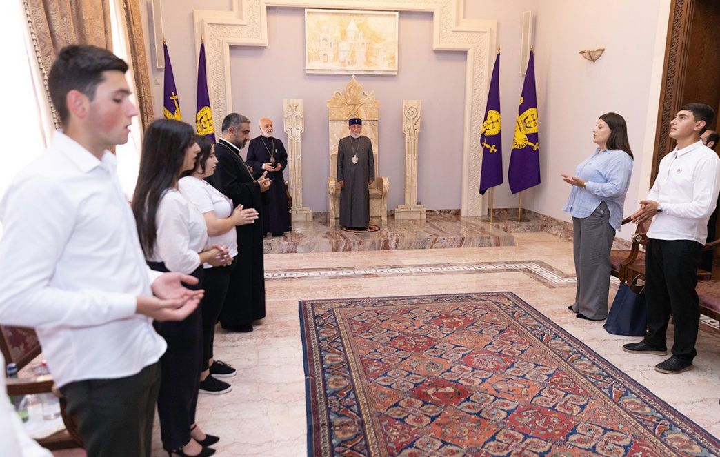 The Catholicos of All Armenians received the members of Church-loving youth associations of the Diocese of Aragatsotn