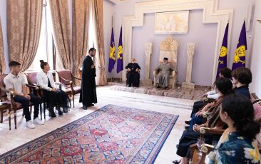 The Catholicos of All Armenians received the young pilgrims of the Eastern Diocese of the Armenian Church of North America