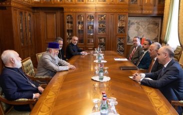 The Catholicos of All Armenians received the Chargé d'affaires of the Embassy of the Republic of Iraq in Armenia