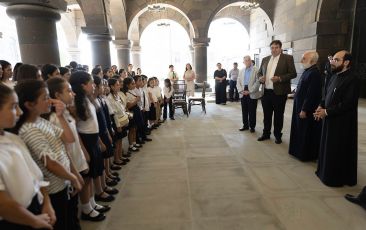 Shushi's "Varanda" children's choir visited the Mother See of Holy Etchmiadzin