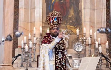 Following the Divine Liturgy at the Mother See, offerings and blessed water were distributed to the pilgrims