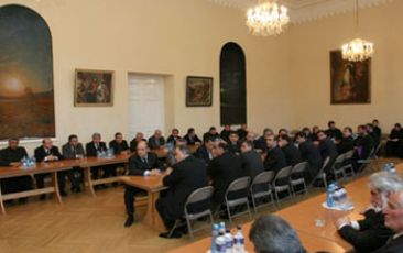 Meeting of Governors and Mayors in Holy Etchmiadzin