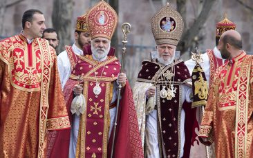 В Первопрестольном Святом Эчмиадзине торжественно отметили праздник Воскресения