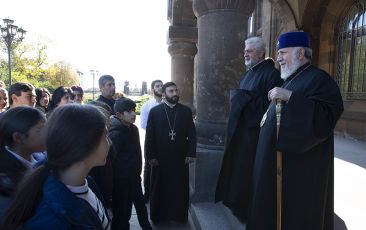 Catholicos of All Armenians Received the Pilgrims from Masis District
