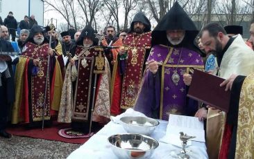 His Holiness Karekin II Blesses Foundation of Armenian Church in Kiev