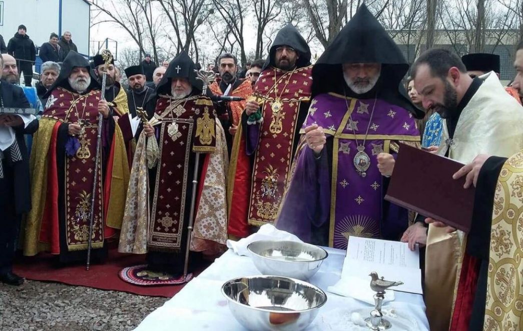 His Holiness Karekin II Blesses Foundation of Armenian Church in Kiev