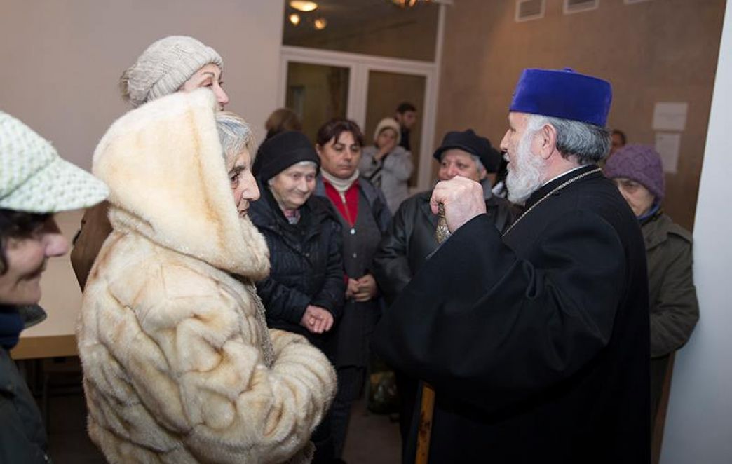 Catholicos of All Armenians Visits Echmiadzin Charity Soup Kithchen