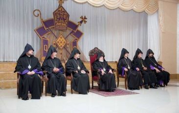 Catholicos of All Armenians Meets Pupils of Saturday and Sunday Schools and Armenian Colleges