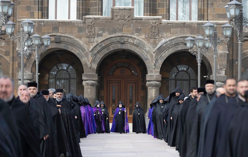 Holy Liturgy and Award Ceremony on the Feast of St. Ghevontian Priests