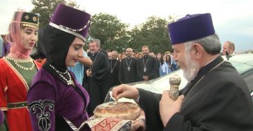 Catholicos of All Armenians Congratulates People of Artsakh on the Republic Day