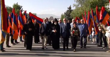 Visit of the AGBU President to "Yerablur" Military Pantheon