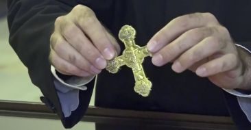 An Armenian family from Beirut Donated a Hand Cross to the Treasury of the Mother See