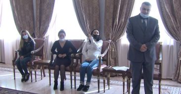 The Catholicos of All Armenians Hosted the "Mer Hooys" Nakashian Children's Home Residents