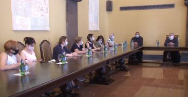 Catholicos of All Armenians Received the Heads of the Youth Centers