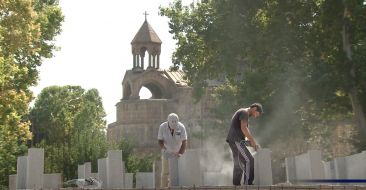 The Construction Process of the Candle-Lighting Chapel and Pontifical Mausoleum