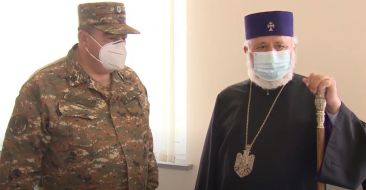 Catholicos of All Armenians visited the Central Military Hospital of RA Ministry of Defense