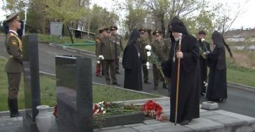 Catholicos of All Armenians Visited the Erablur Pantheon